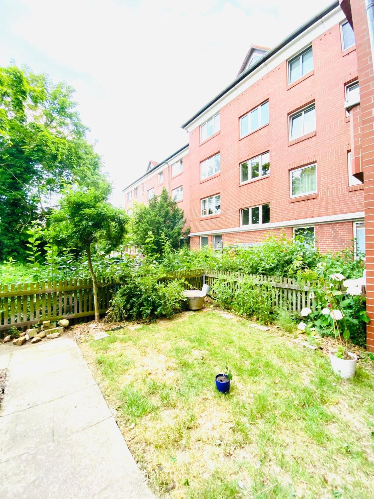 Hannovermesseapartment With Terrace